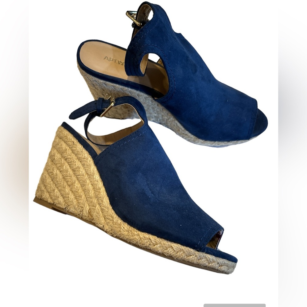 Apt. 9 Women’s Size 8M Navy Faux Suede Wedges Beige 4” Heel